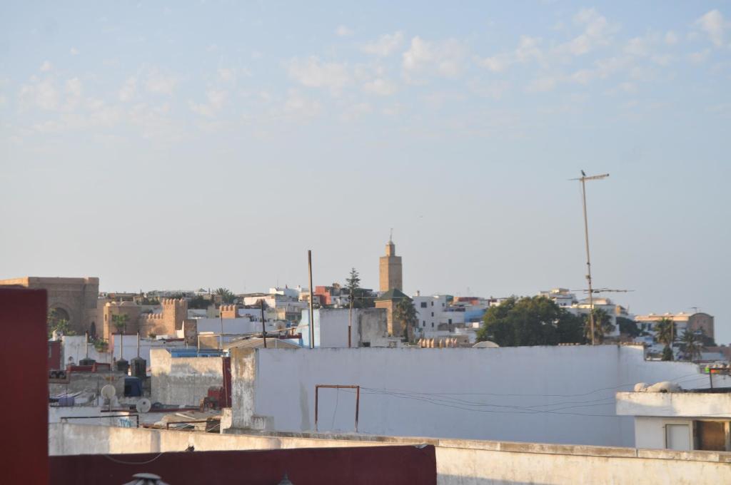 Linna Rabat üldine vaade või majutusasutusest Riad Kasbah pildistatud vaade