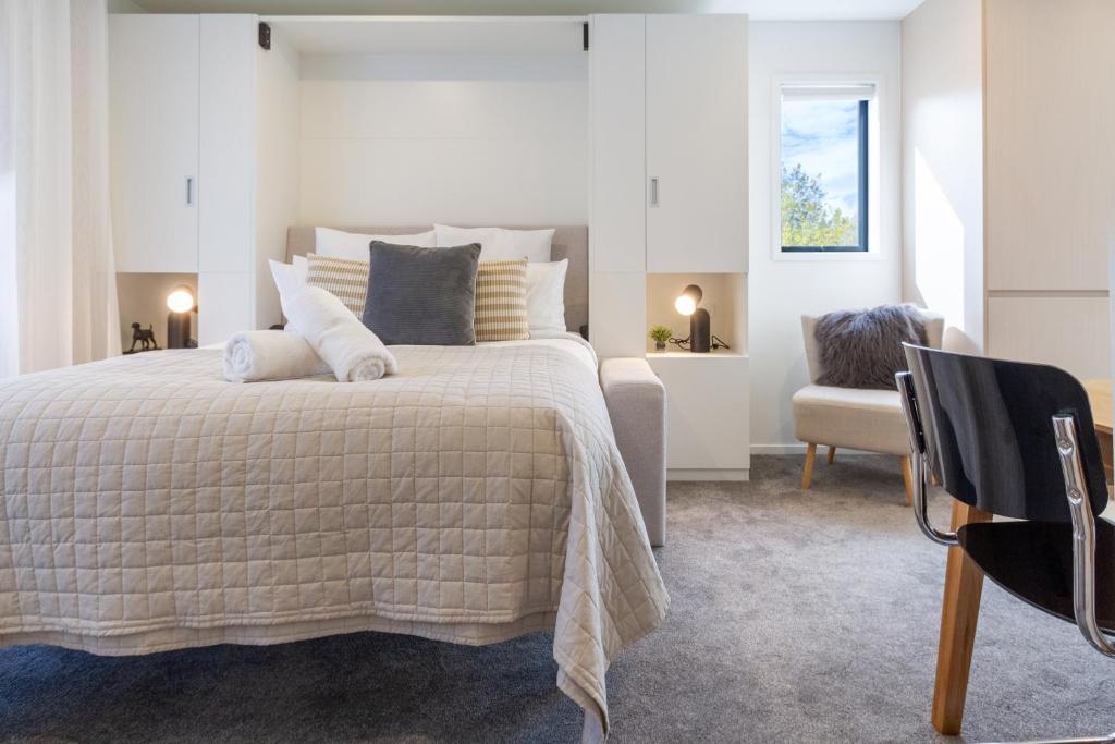 Charming Studio with desk space near South City Mall - Resim 7