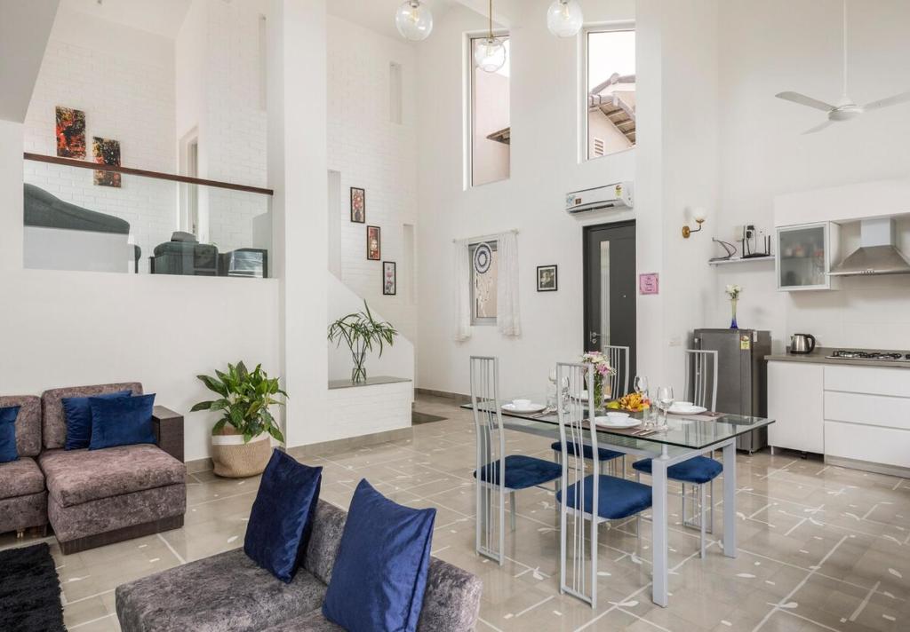 Η κουζίνα ή μικρή κουζίνα στο 3BHK Luxury Villa in North Goa Verem