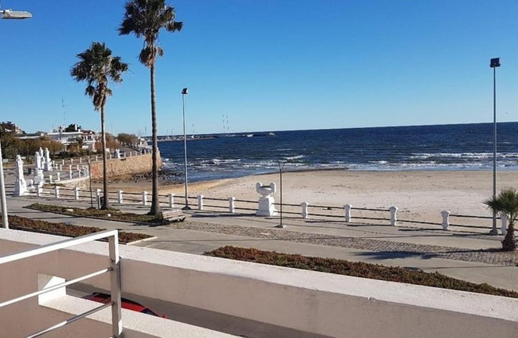 Galeriebild der Unterkunft apto nuevo frente al mar in Piriápolis