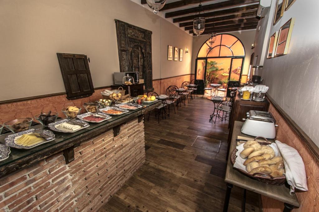 Comida en o cerca de este hotel