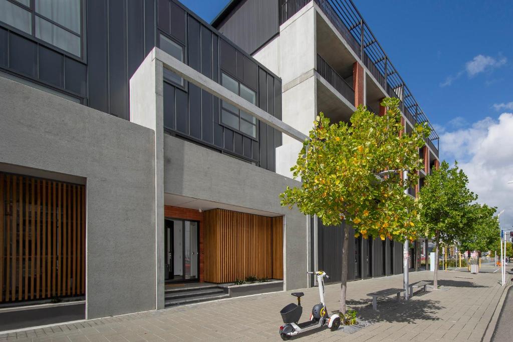 Central City - 4 Bedroom Brand New- 2 mins from New Stadium