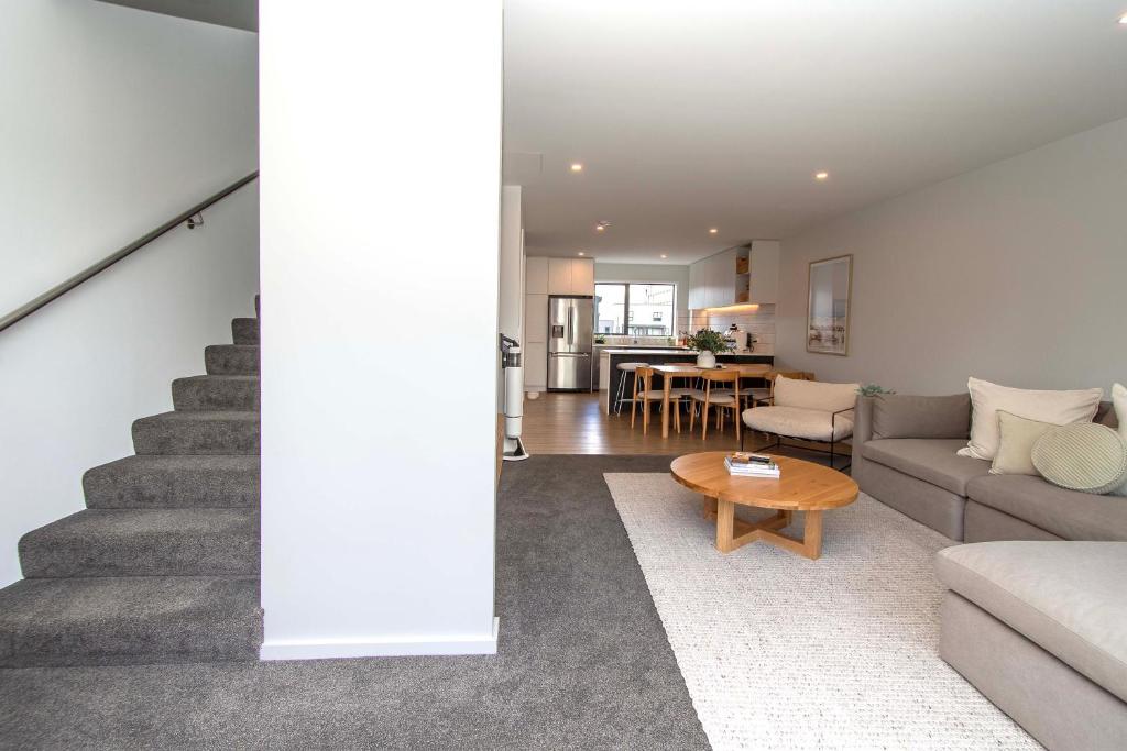 Central City - 4 Bedroom Brand New- 2 mins from New Stadium - Resim 16