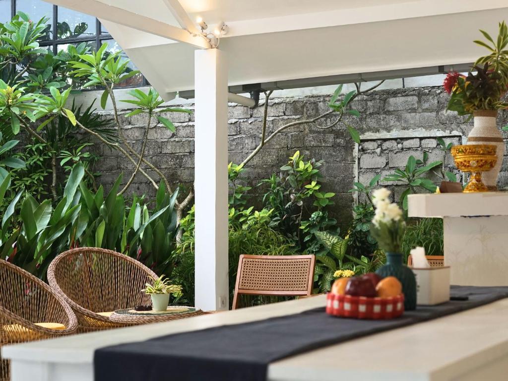 Zahrada ubytování Summer of Surf Hostel Uluwatu