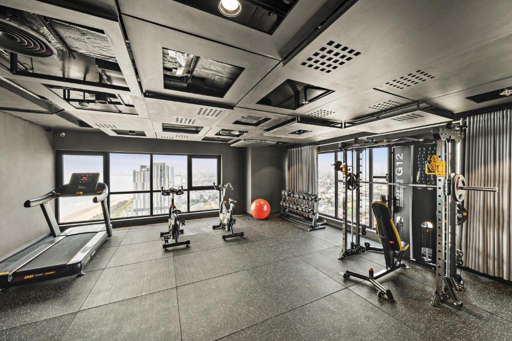 Fitness centrum a/nebo fitness zařízení v ubytování The Code Hotel & Spa Da Nang