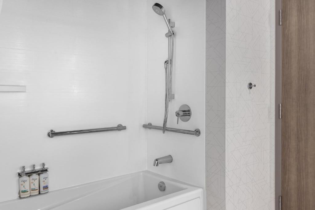 Holiday Inn Express Montreal Airport - St-Laurent by IHG - Resim 36