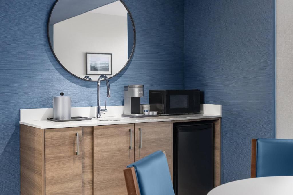 Holiday Inn Express Montreal Airport - St-Laurent by IHG - Resim 37