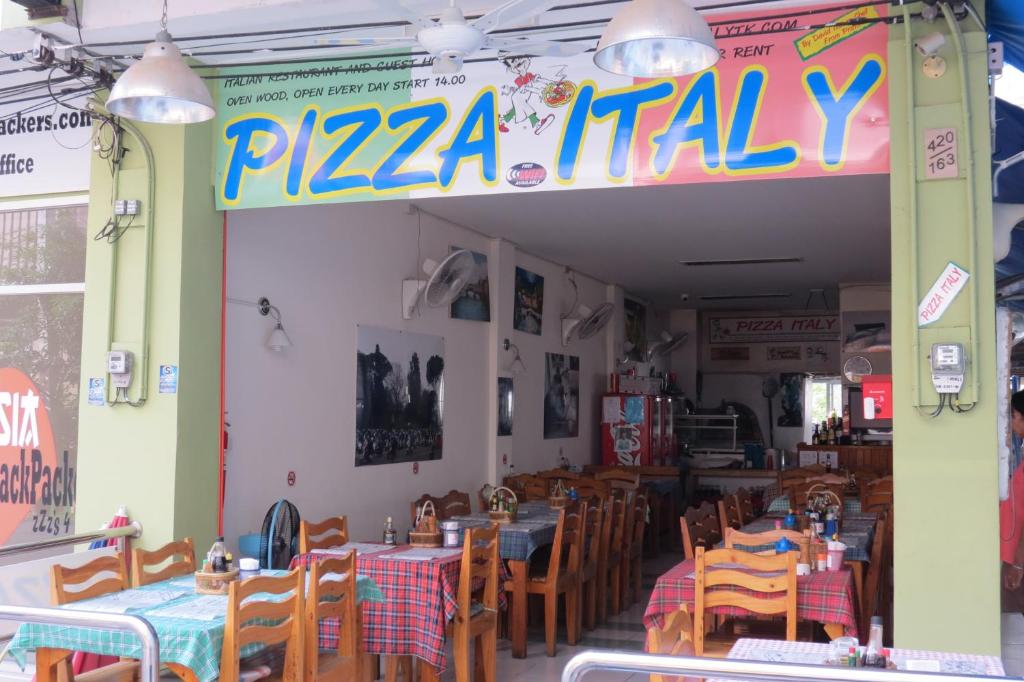 Restaurace v ubytování Pizza Italy Restaurant and Guesthouse