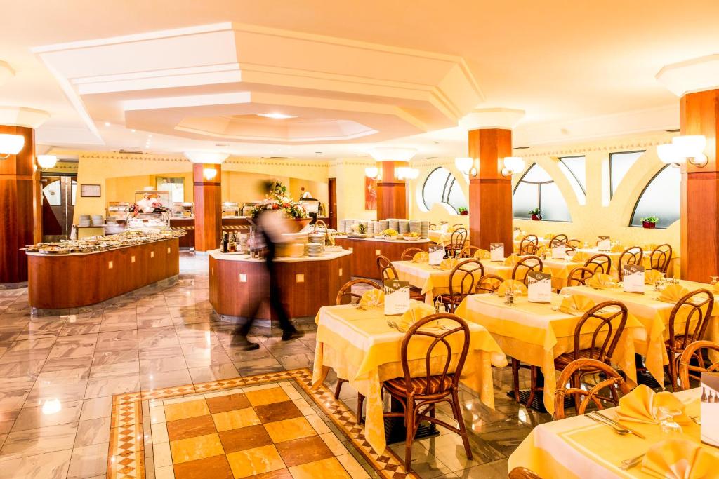 Restaurace v ubytování Hotel Ilma Lake Garda Resort