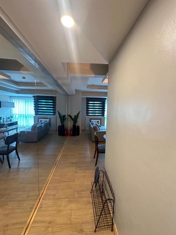 Posezení v ubytování BSA Twin Tower - Exquisite Stays Private 2BR Rental