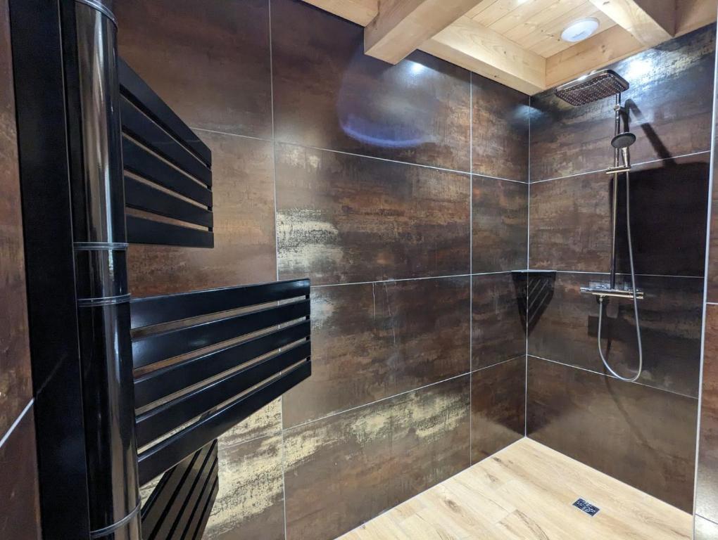 Kúpeľňa v ubytovaní Chalet l'Appel de la Forêt