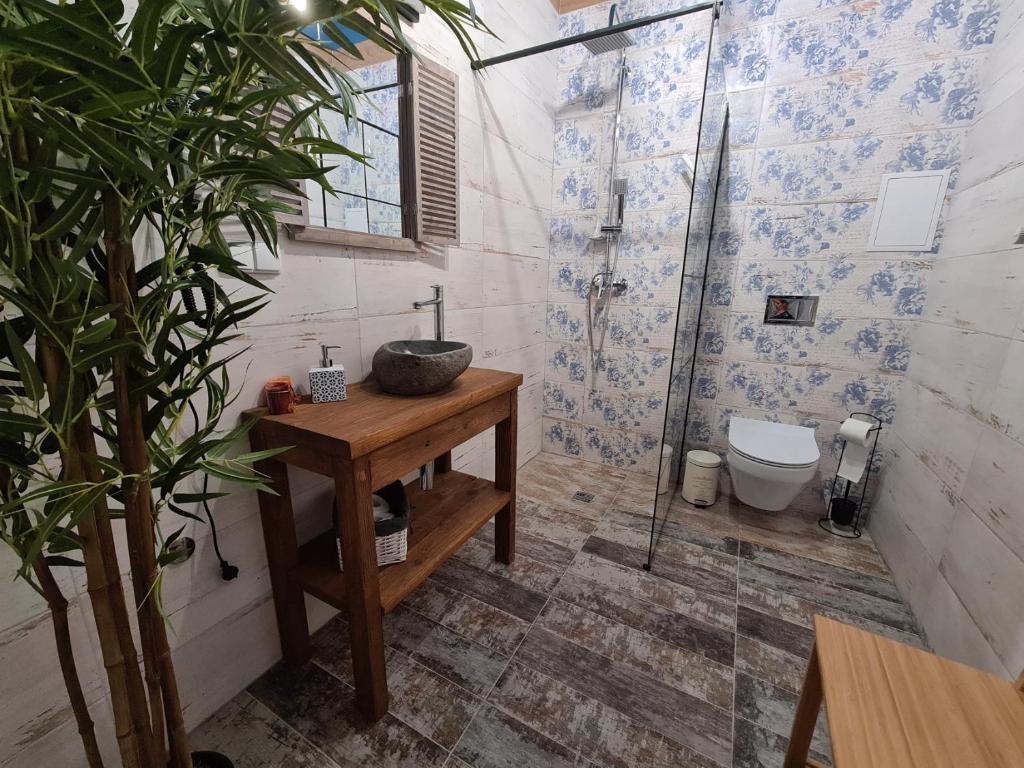 Kúpeľňa v ubytovaní Apartamenty Starówka - w otulinie Starego Miasta