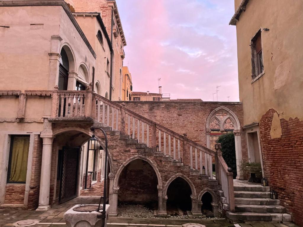 Palazzo Contarini Della Porta Di Ferro