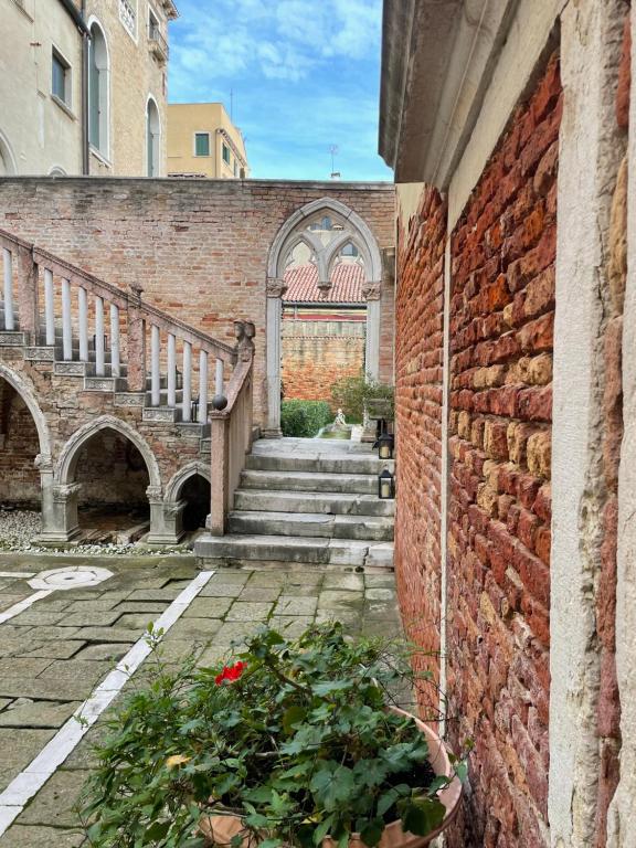 Palazzo Contarini Della Porta Di Ferro - Resim 14