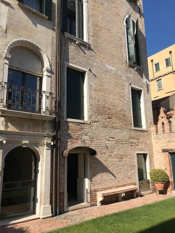 Palazzo Contarini Della Porta Di Ferro - Resim 15