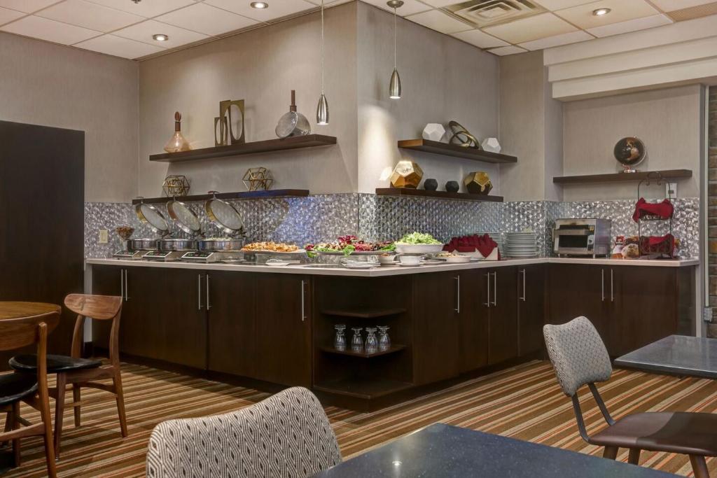 Four Points by Sheraton Toronto Mississauga - Resim 2