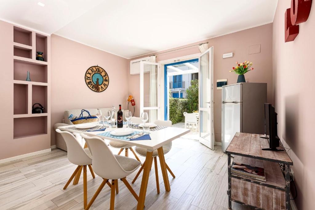 Køkken eller tekøkken på I Tre Golfi - Residenza Cala Azzurra