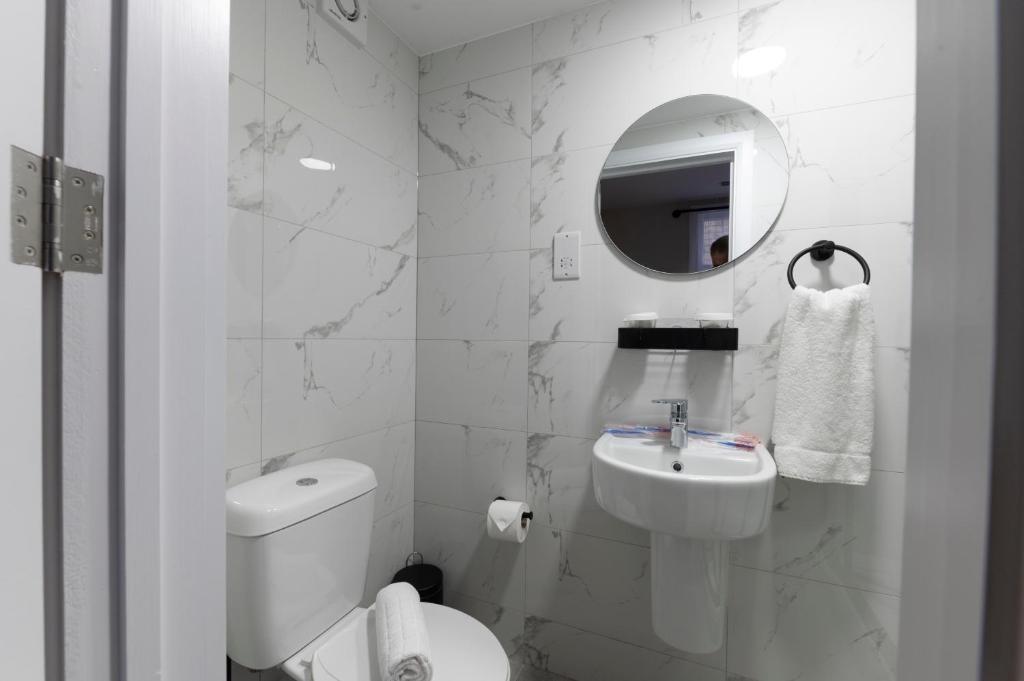 MARINA HOTEL London - Resim 8