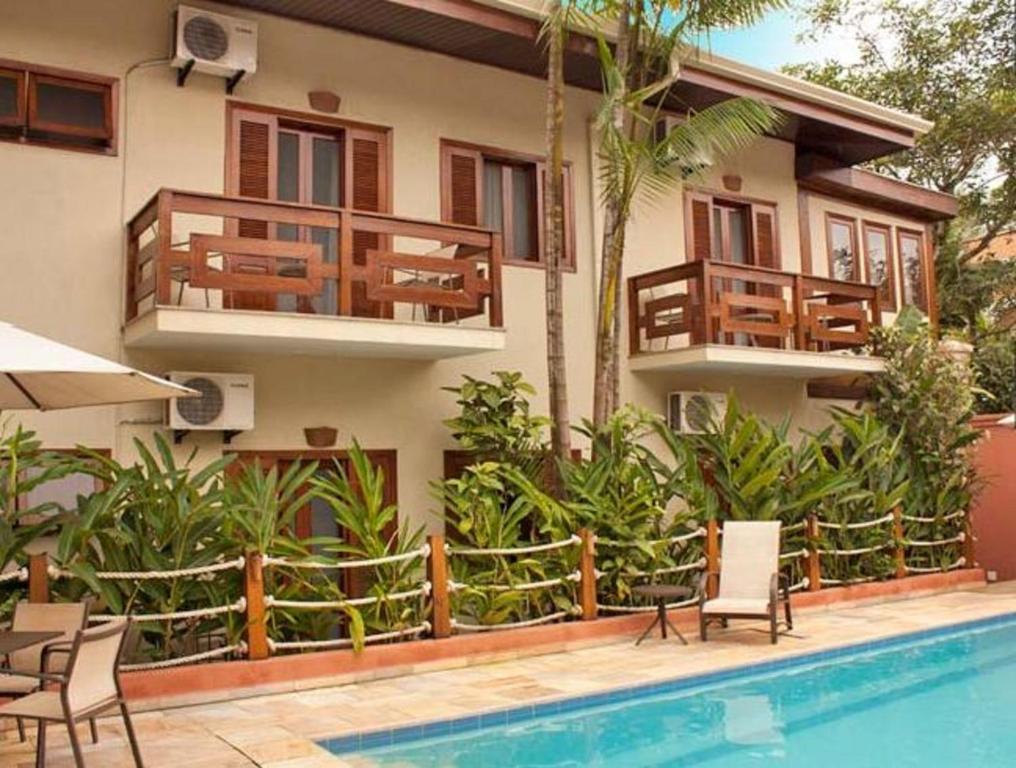 A piscina localizada em Pousada do Almirante ou nos arredores