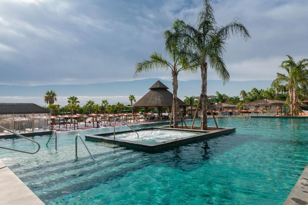 Piscina en o cerca de La Marina Resort