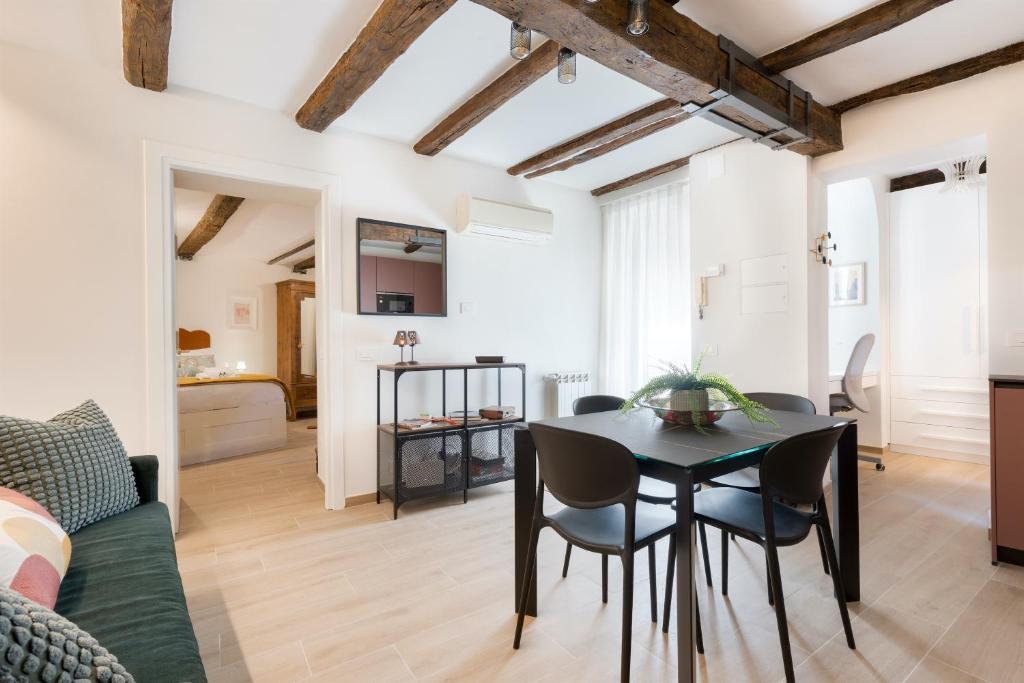 Rome As You Feel - Trastevere Nest with Secret Patio