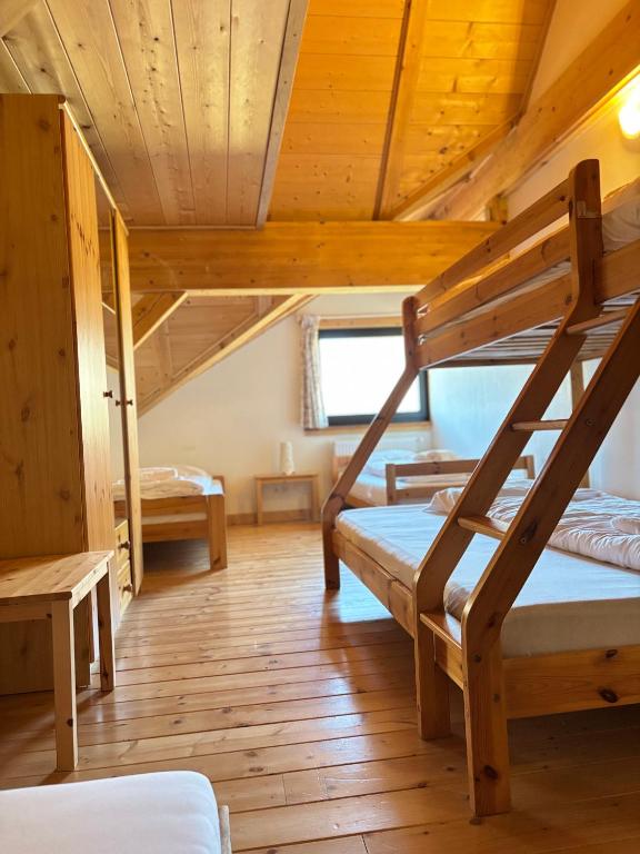 Postel nebo postele na pokoji v ubytování Apartments Steinwänd