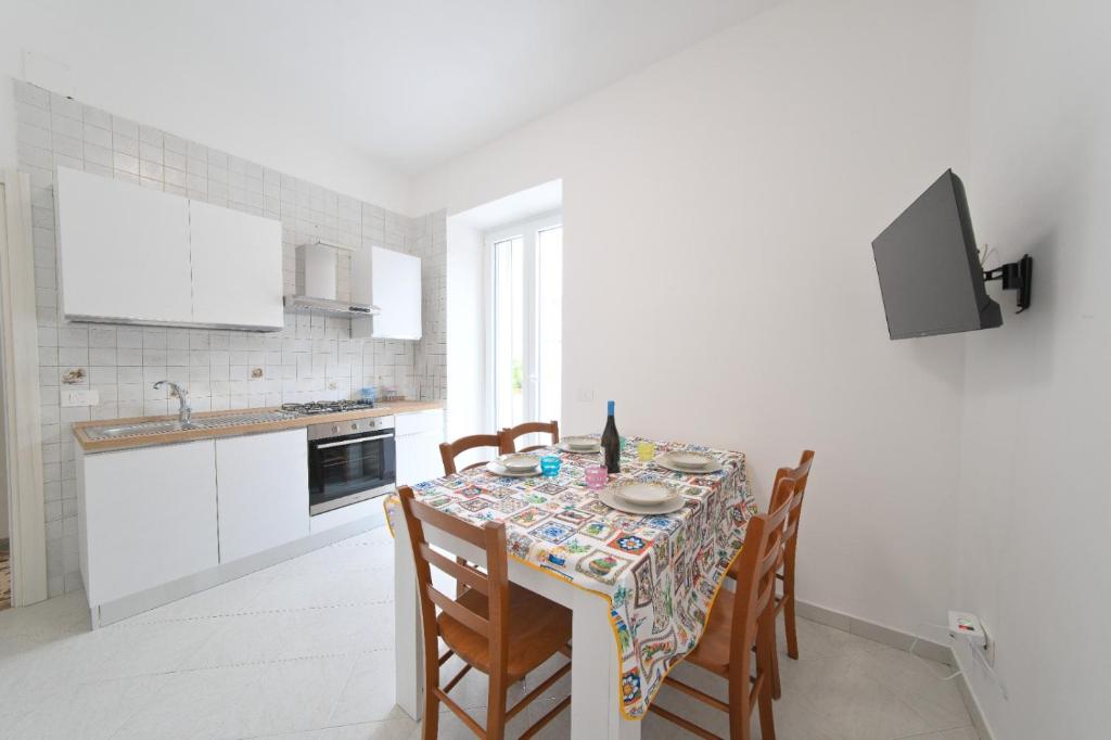 Kuchyň nebo kuchyňský kout v ubytování Casa Lulù - Appartamenti Ischia Centro