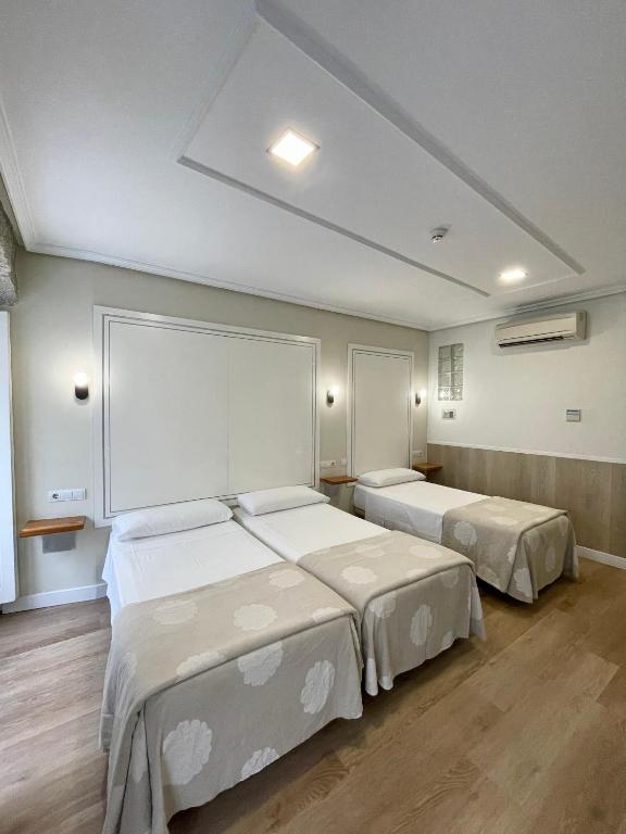 Hostal Madrid photo