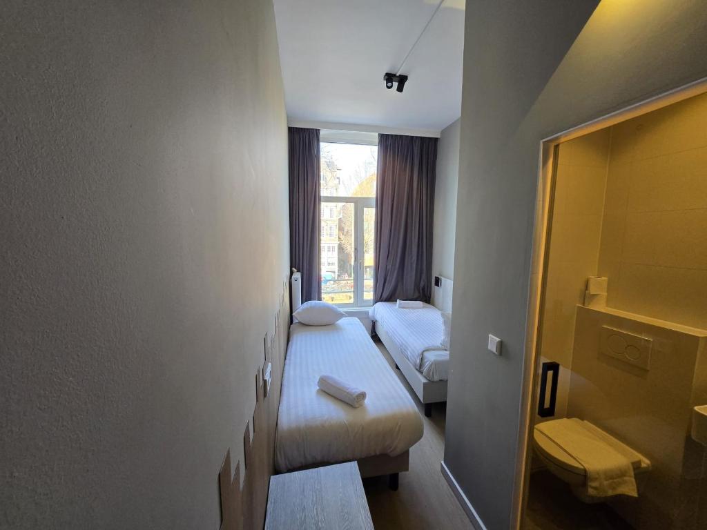 The Crown Hotel - Resim 28