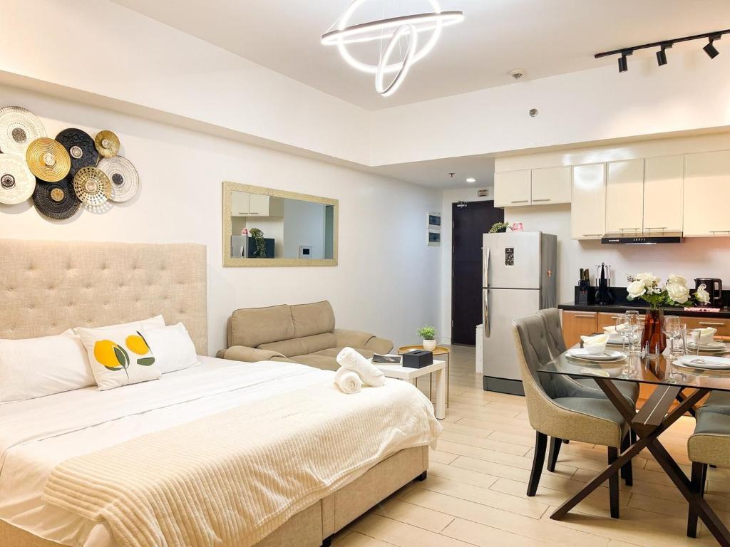 Elegant Venice Condo Mckinley Hill BGC #vlrtc5i