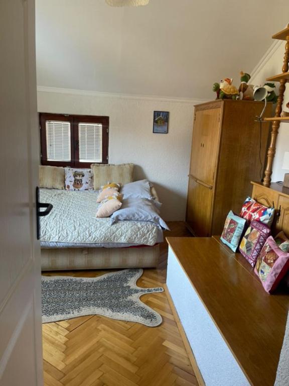 Postel nebo postele na pokoji v ubytování Visitor Yard