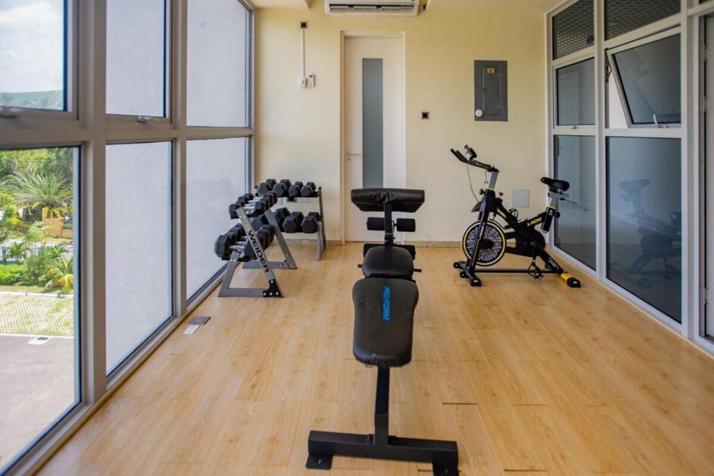Fitness centrum a/nebo fitness zařízení v ubytování Montego Bay - Dream 36 Apartment - 15mins from Airport