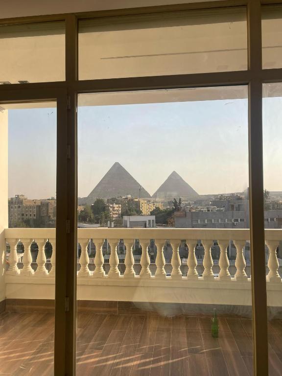 Nespecifikovaný výhled na hory nebo výhled na hory při pohledu z hotelu