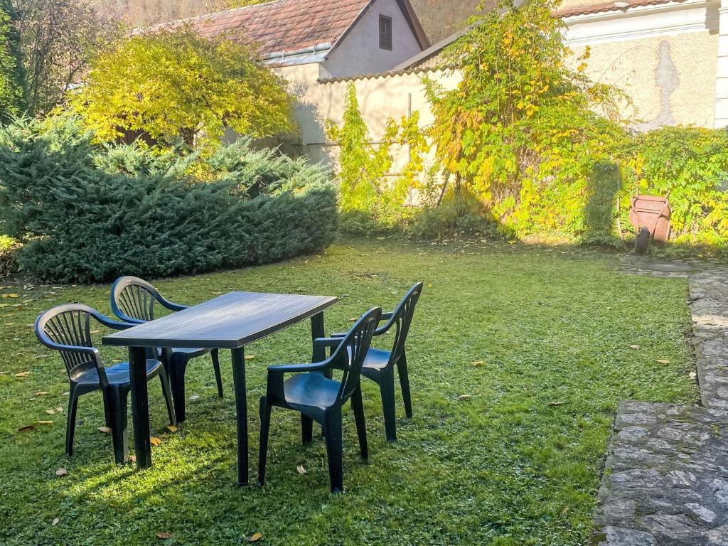 Zahrada ubytování Apartment Alte Post-2 by Interhome