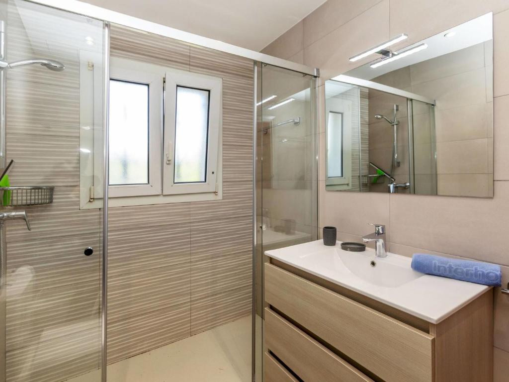 Kúpeľňa v ubytovaní Holiday Home Villa Nena by Interhome