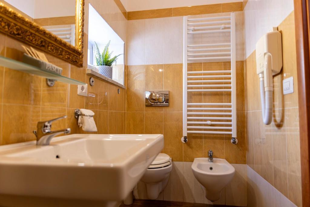 A bathroom at Pascià Cappuccini