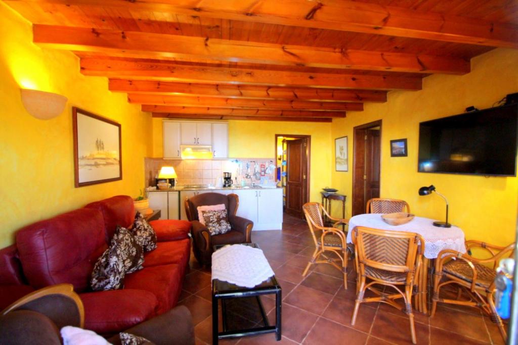 Et opholdsområde på ROCO 3 - Großer Pool, Sauna, Meerblick, Entspannung für 2 Personen