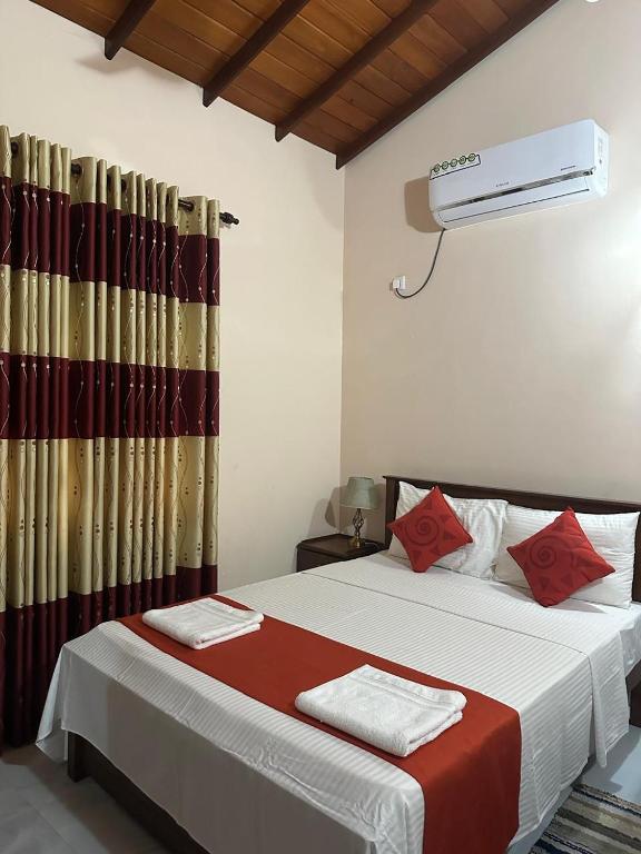 Lahiru Airport Villa - 4