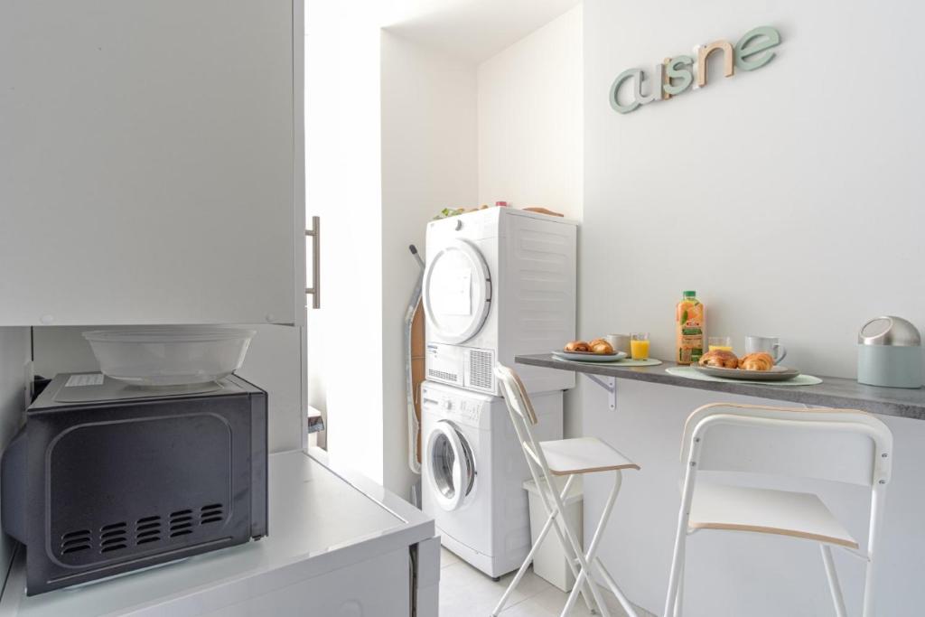 Kuchyň nebo kuchyňský kout v ubytování Chambre dans colocation - Valence -
