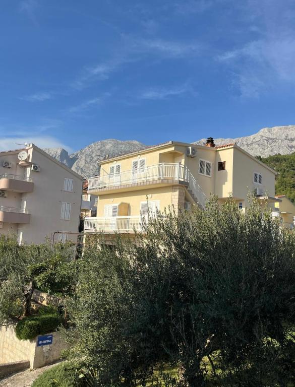 Nespecifikovaný výhled na hory nebo výhled na hory při pohledu z apartmánu