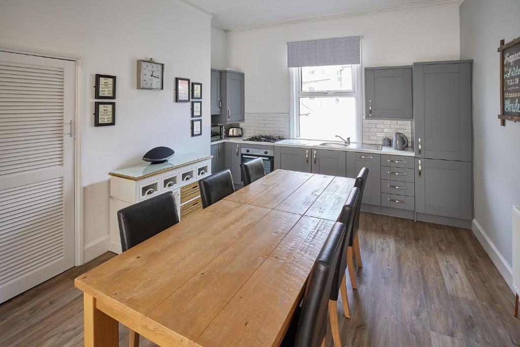 Apartment 2 Glencoe Holiday Apartments Whitby 3