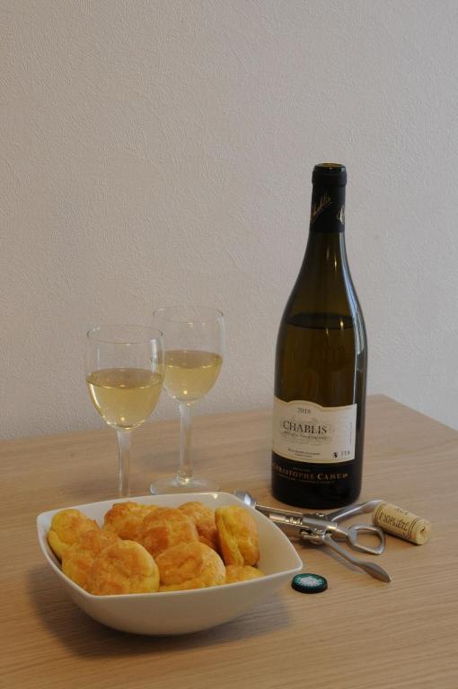 Nápoje v ubytování L'eutopia au cœur de Chablis, parking gratuit