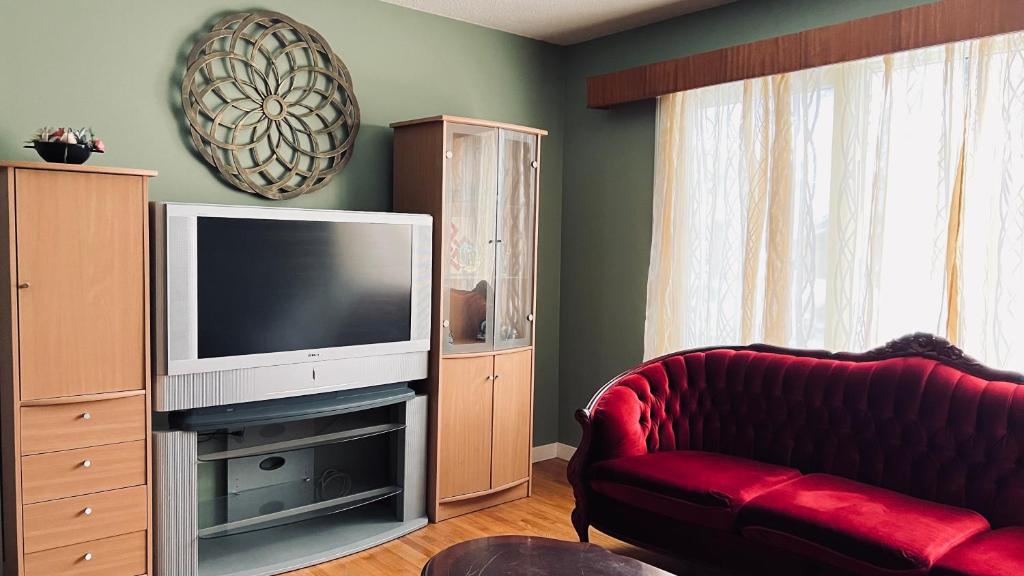 Φωτογραφία από το άλμπουμ του Private Rooms Close to NAIT Guest House For Men Only στο Έντμοντον