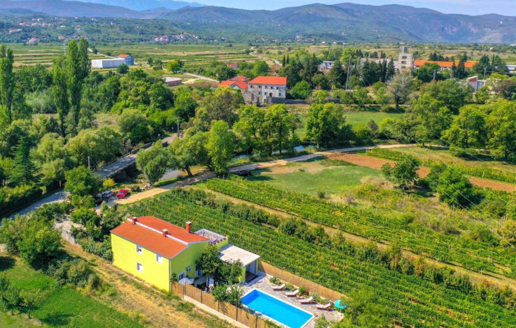 Beautiful Villa Vrljika with pool in Makarska