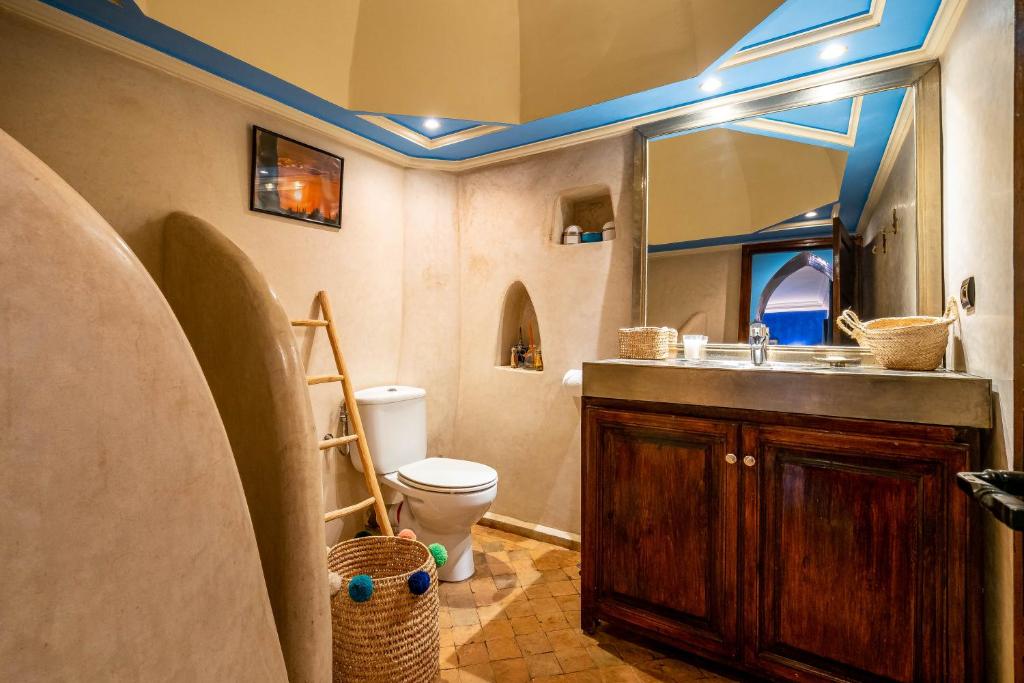 Koupelna v ubytování Riad Kamal Deluxe