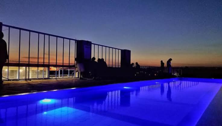 Bazén v ubytování Feel home -studio with swimming pool nebo v jeho okolí