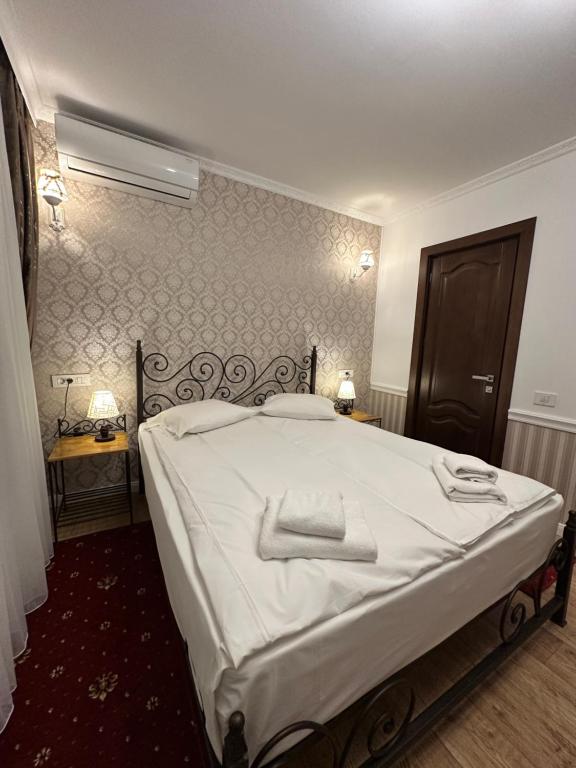 Hotel Boutique Cathedral Plaza Residences room for rent downtown - Resim 10