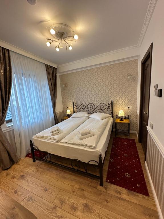 Hotel Boutique Cathedral Plaza Residences room for rent downtown - Resim 7