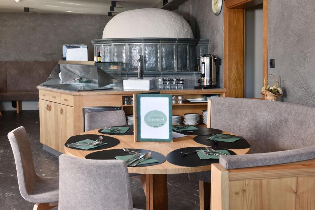 Kuchyň nebo kuchyňský kout v ubytování Gasthof Hohenbichl
