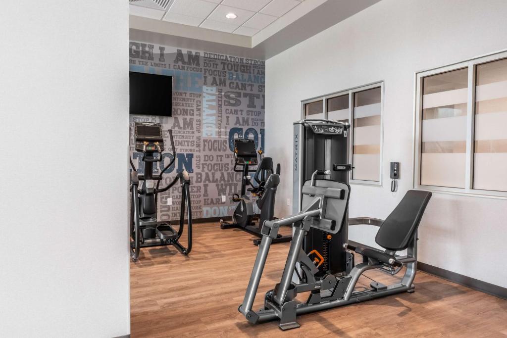 Fitness centrum a/nebo fitness zařízení v ubytování Drury Plaza Hotel College Station